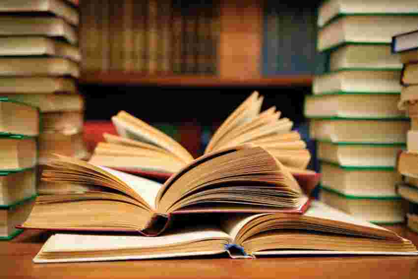 کتاب‌خوانی در ایلام؛ اولویت فرهنگی با چالش‌های زیرساختی